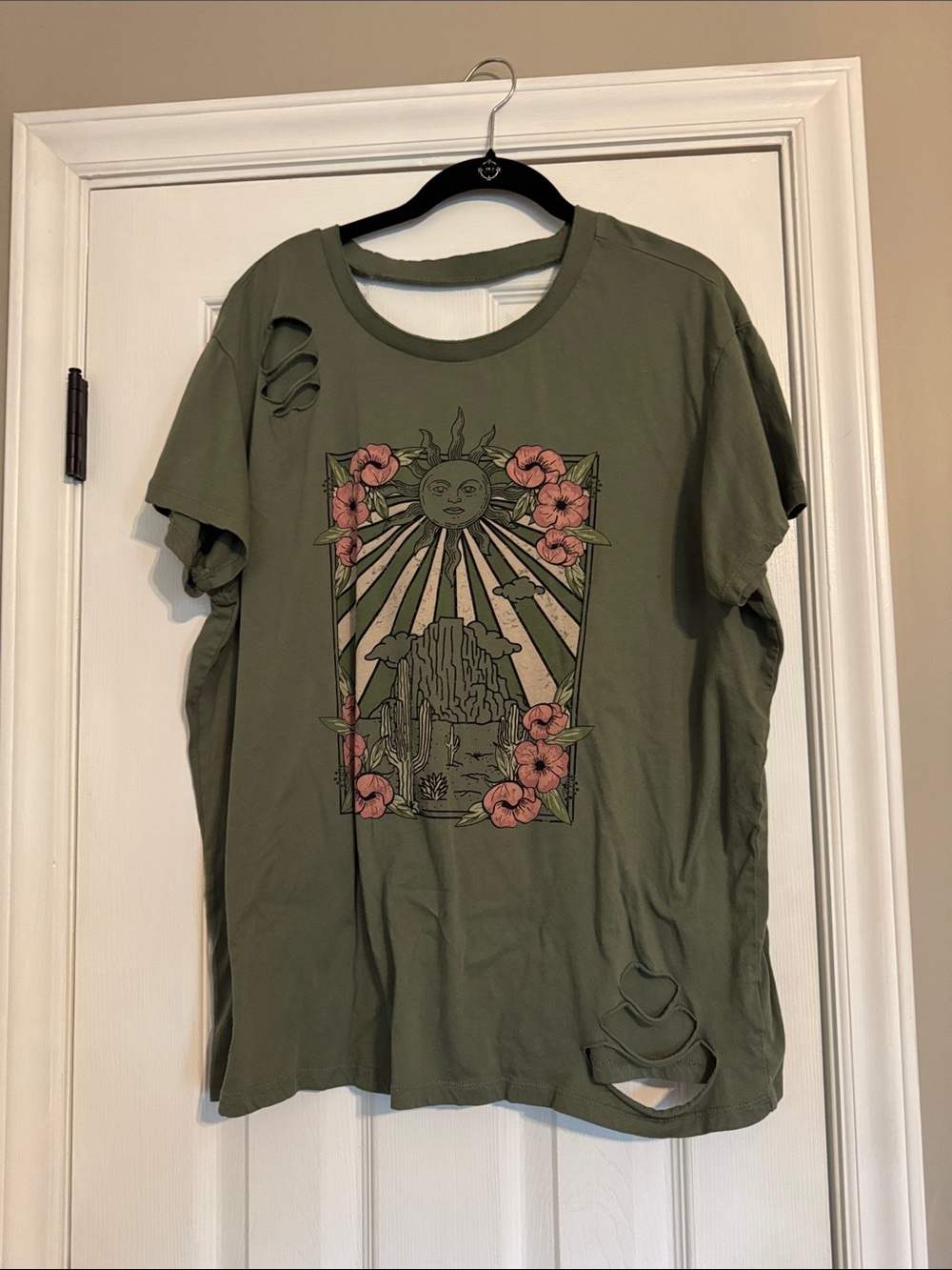 EUC Torrid Tee